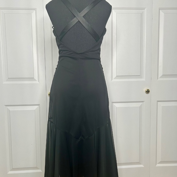 White House Black Market - Picture 3 of 4